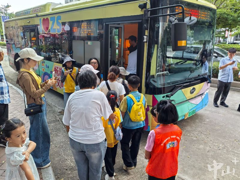 公交车3.jpg